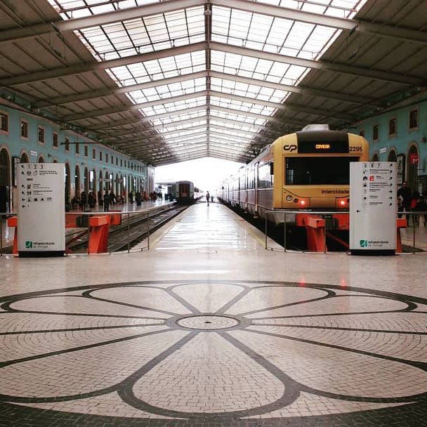 imagem da estação de comboios de Santa Apolónia em Lisboa